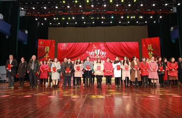 字牌噴繪發(fā)光字單頁工廠直銷 南昌印刷噴繪 字牌旗幟